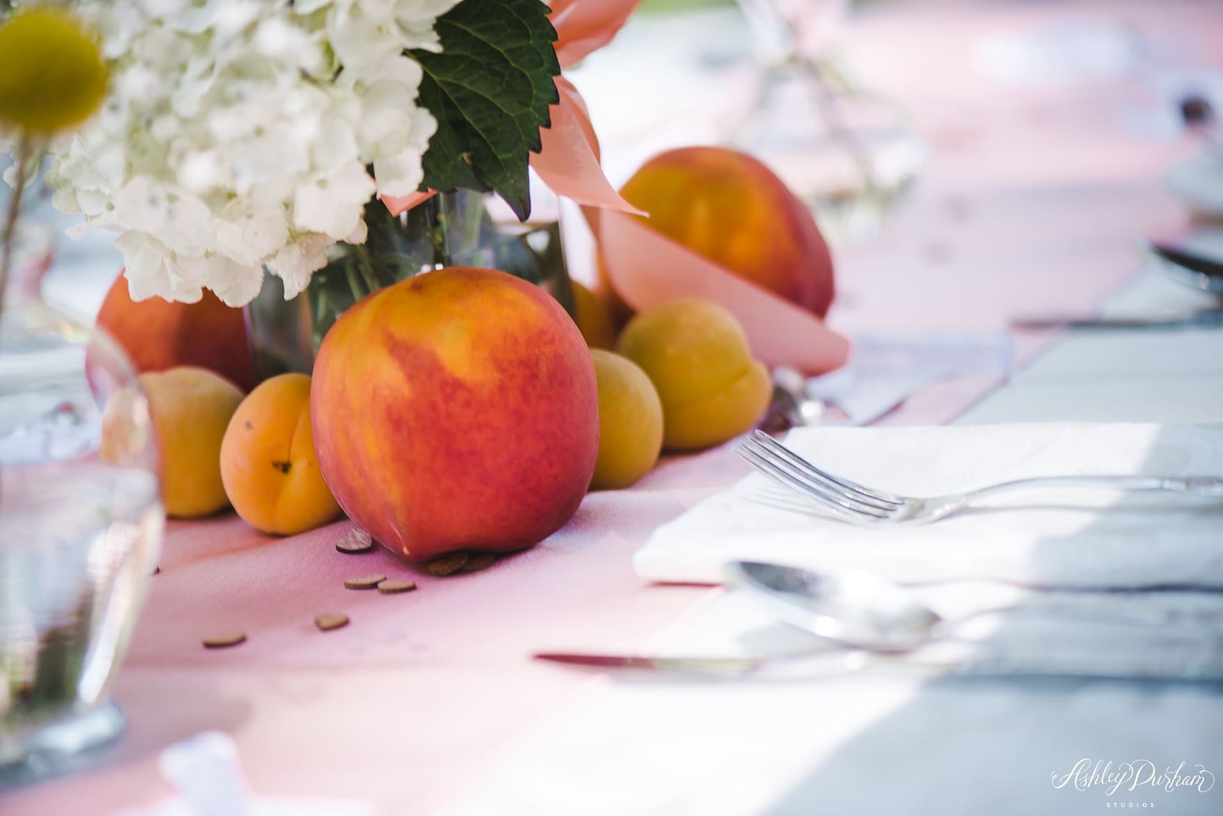 Inn at Fawnskin Wedding, Fawnksin Wedding, Big Bear Lake Wedding, peach and lemon wedding, peach inspired table decor