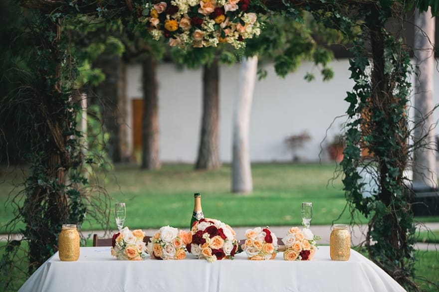 simple sweetheart table, griffith house, studio la fleur, moving archway to sweetheart table