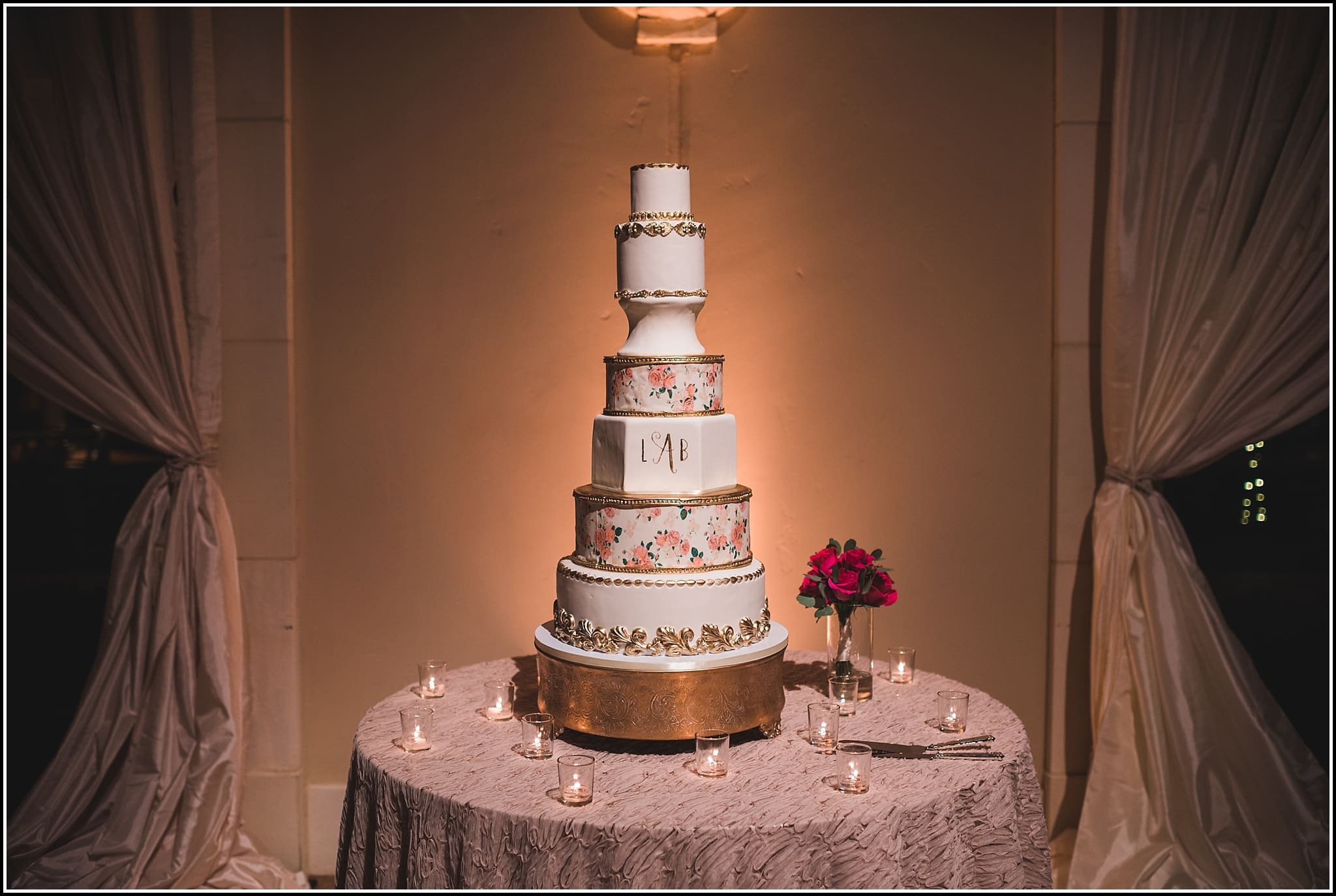  favorite wedding images 2016, wedding photos from 2016, our favorite wedding photos, romantic wedding cake, 8 tier wedding cake, hand painted wedding cake
