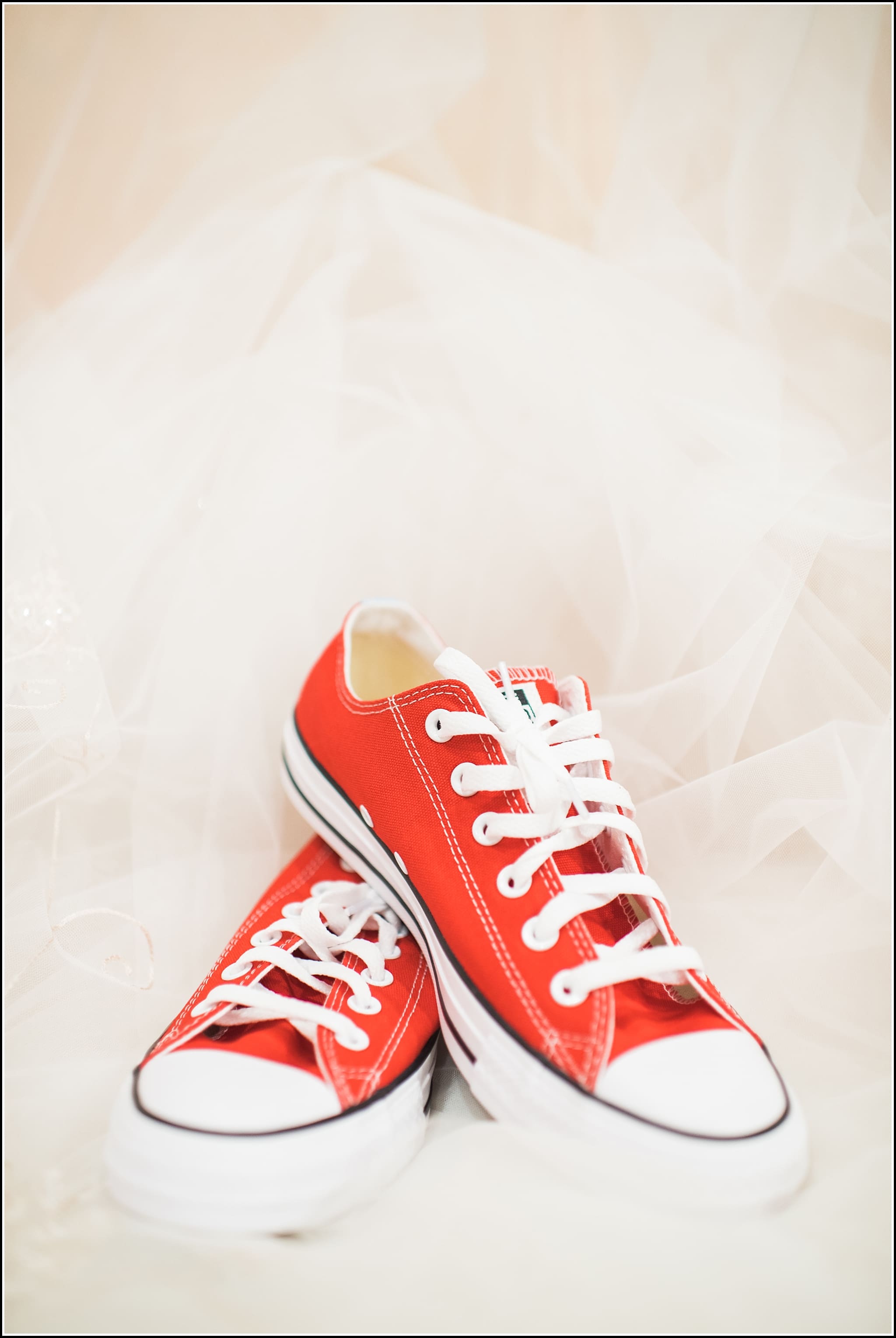  favorite wedding images 2016, wedding photos from 2016, our favorite wedding photos, red bridal converse, converse all stars for brides