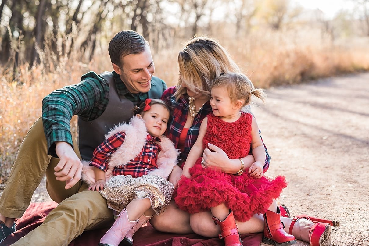 glitter and plaid outfits, christmas card outfit inspiration, holiday card outfit inspiration, what to wear for family christmas photos, colorado springs christmas card photographer, colorado springs family photographer, fountain creek nature center photos