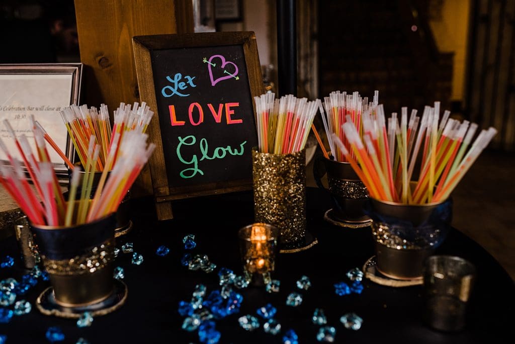 let love glow glow stick wedding station
