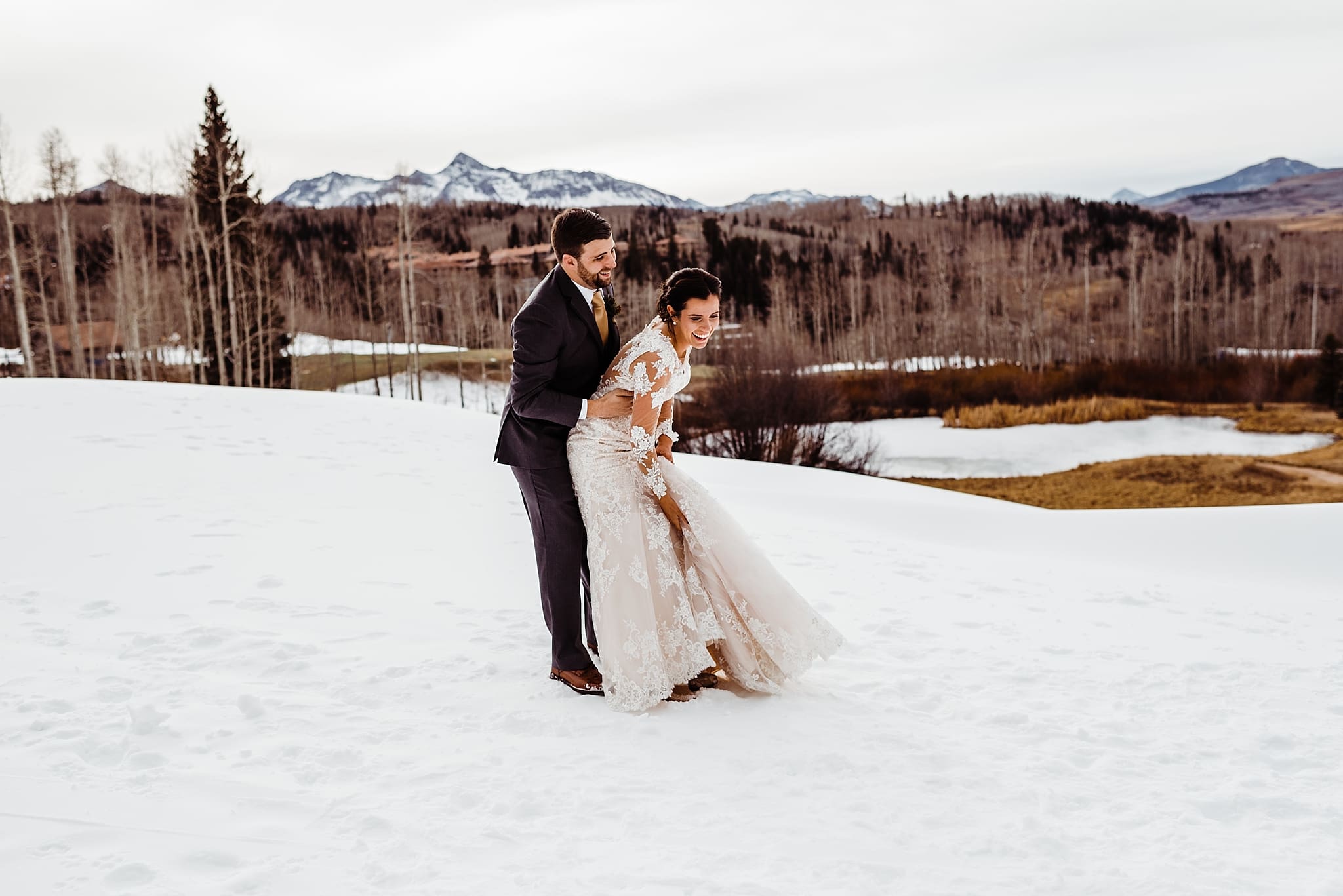wedding first look in the snow