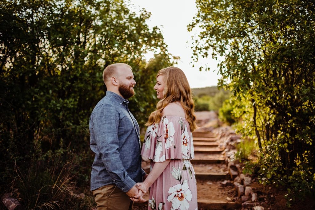 boho anniversary session at garden of the gods