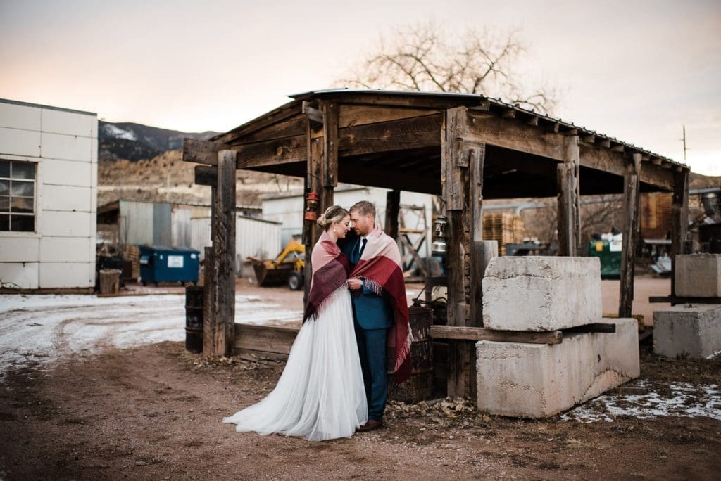 wedding photos at rustic lace barn in colorado springs