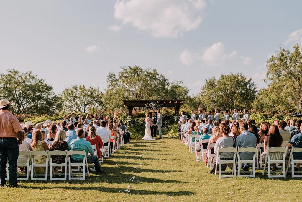 deerfield estates outdoor wedding ceremony