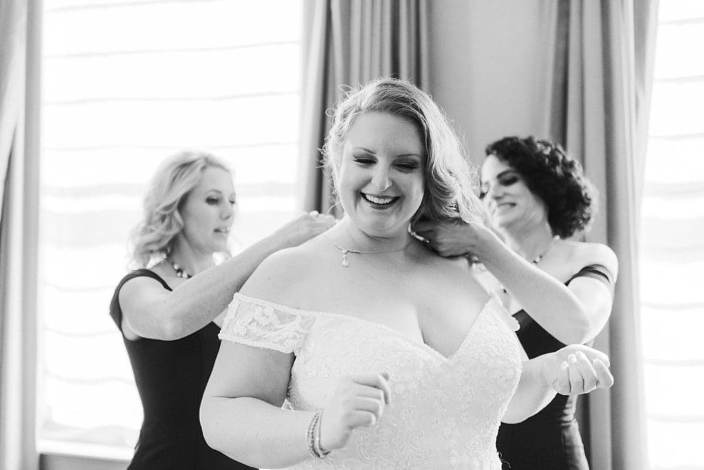 bride getting ready at hotel icon in houston texas