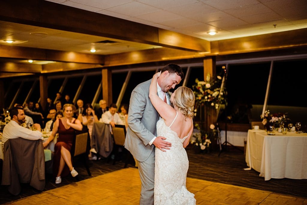 first dance photos at mt vernon country club wedding