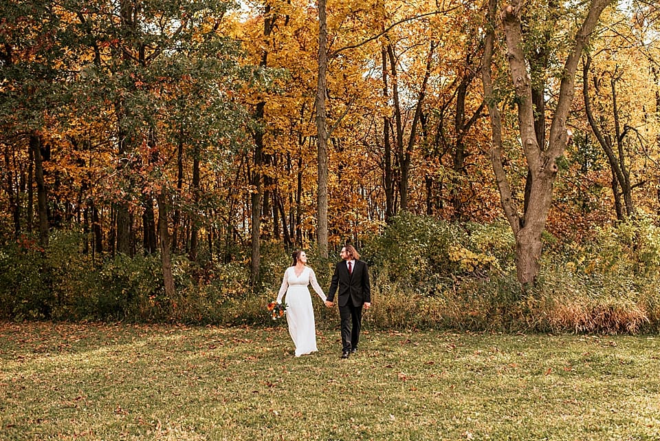 Intimate Backyard Autumn Wedding in Wisconsin by Ashley Durham Photography_0015