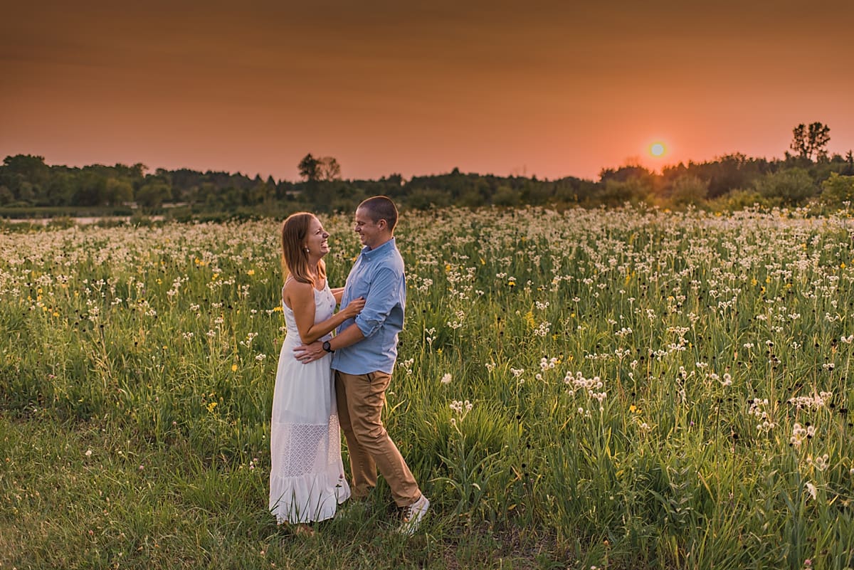 wisconsin sunset engagement session