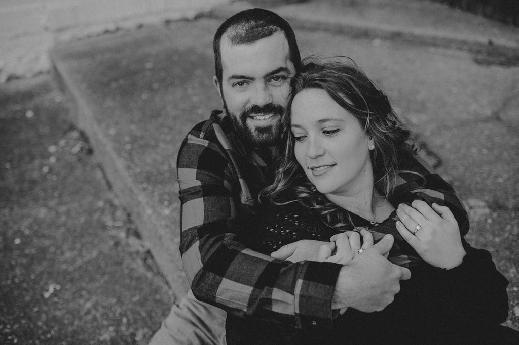 engagement photos with a barn