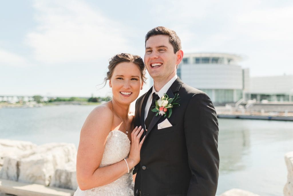 wedding photos at discovery world in milwaukee