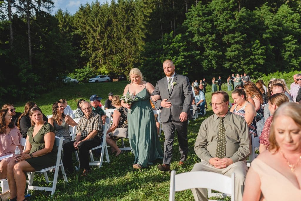 outdoor summer wedding at glacier hills county park