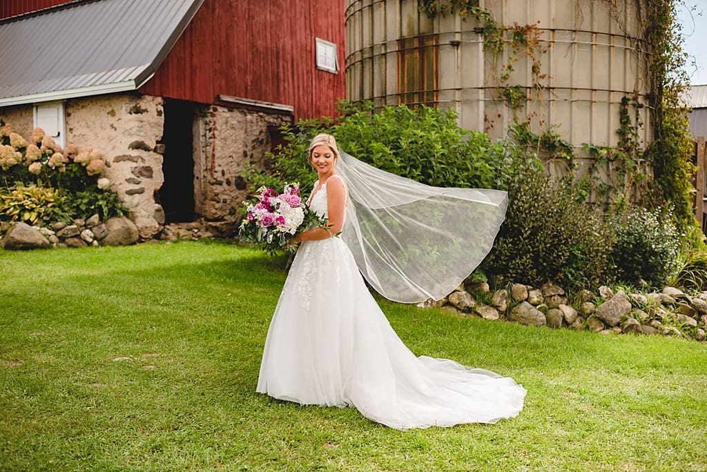 bridal portraits at elderberry manor in west bend
