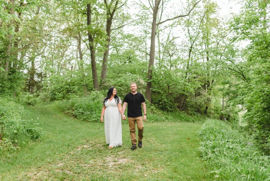 springtime engagement photos in wisconsin