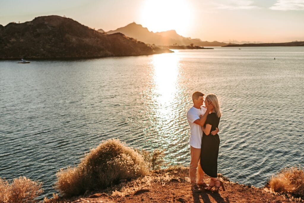 couples photos at the colorado river at sunset in lake havasu