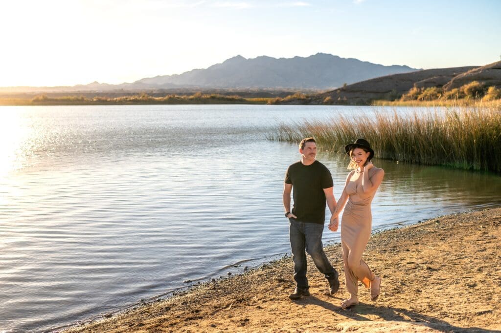 couples session at castle rock bay in lake havasu