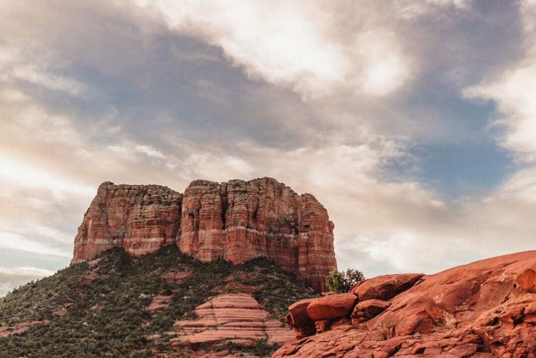 sunrise in sedona view of courthouse butte