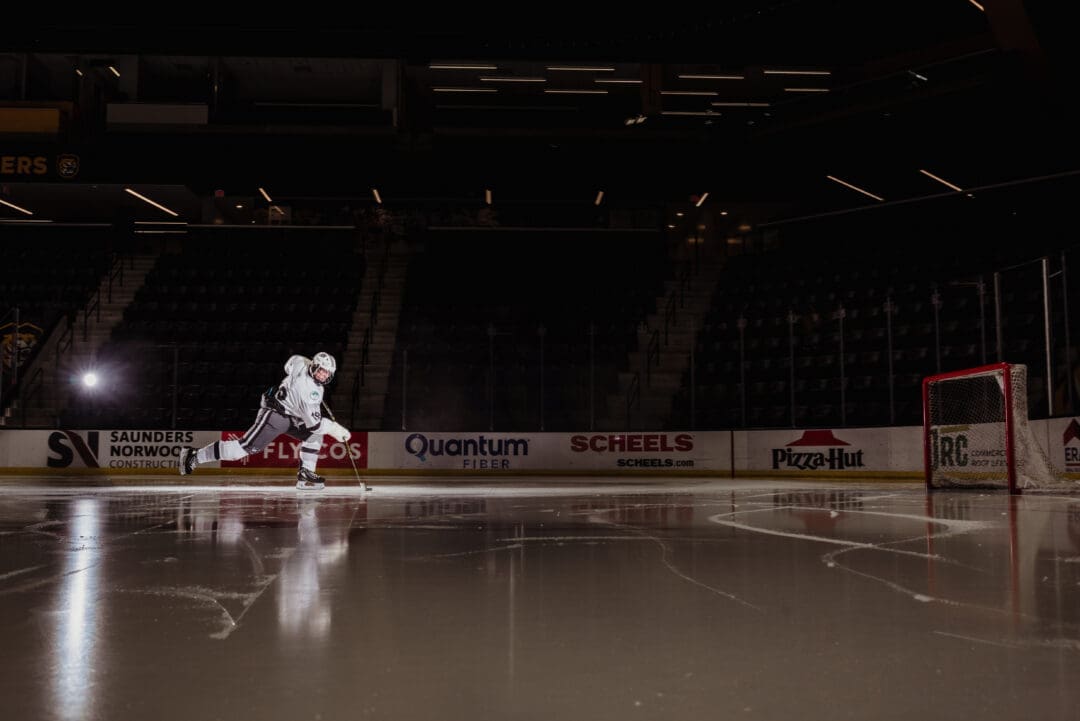 phoenix athletic senior photographer for hockey players