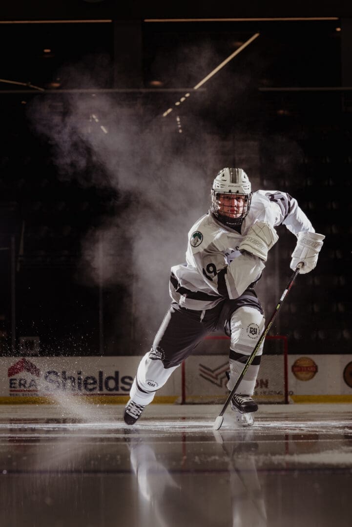 phoenix athletic senior photographer for hockey players